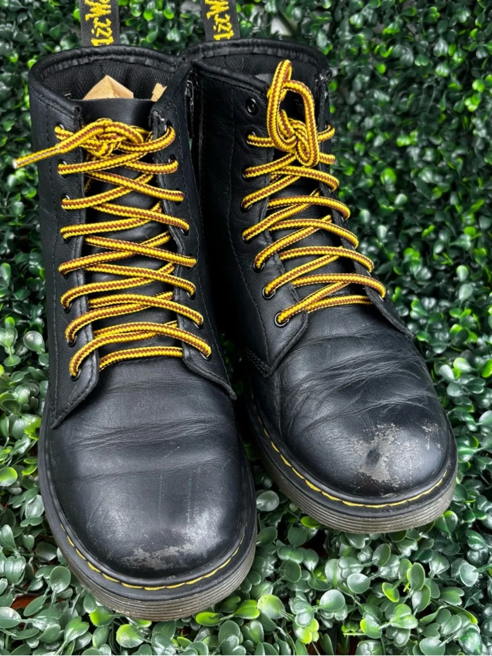 Dr. Martens Black Leather Boots with Yellow Laces 55 Inch Round Shoe Laces (8-10 Eye) in Yellow | Dr. Martens main image 3